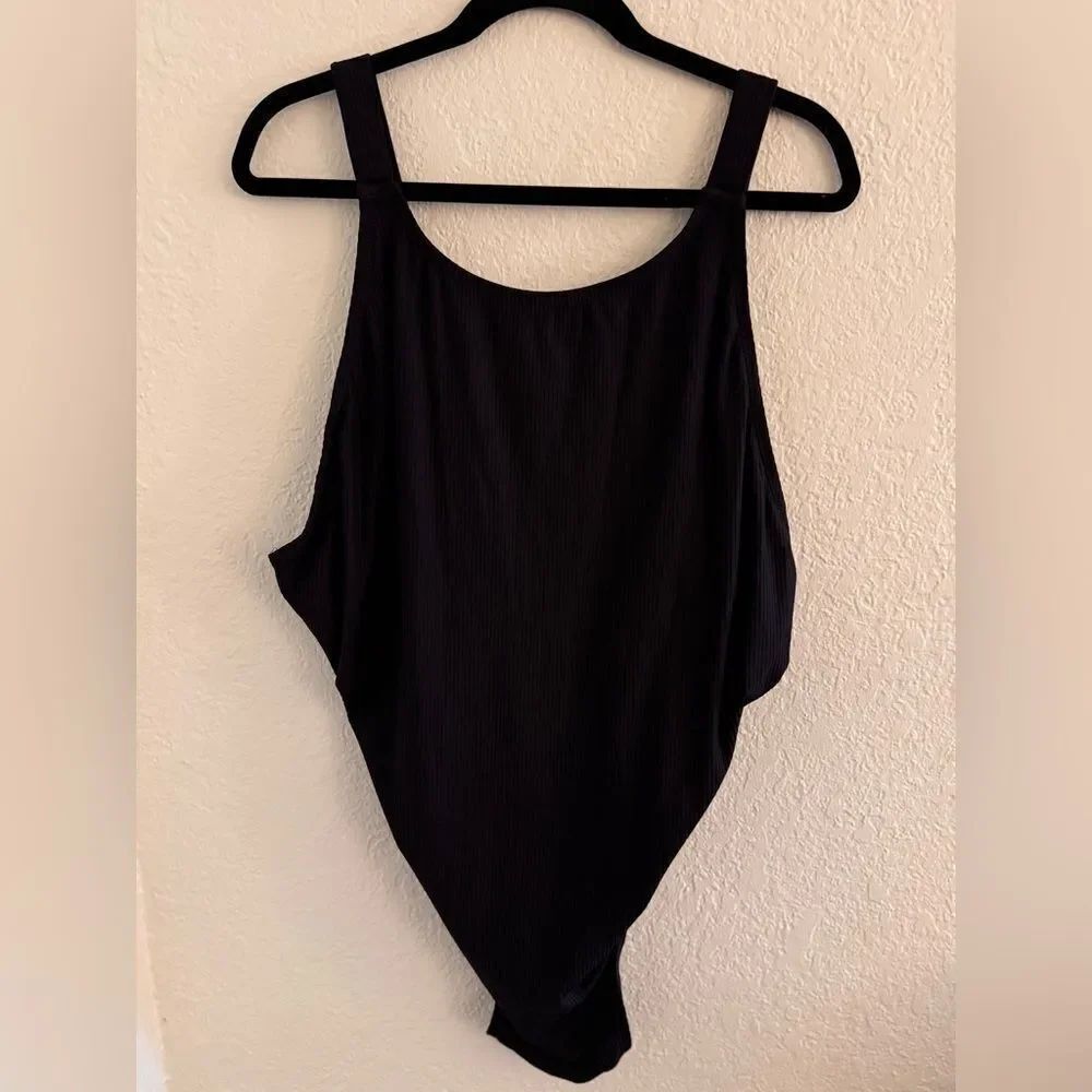 Andie Women's Black Top